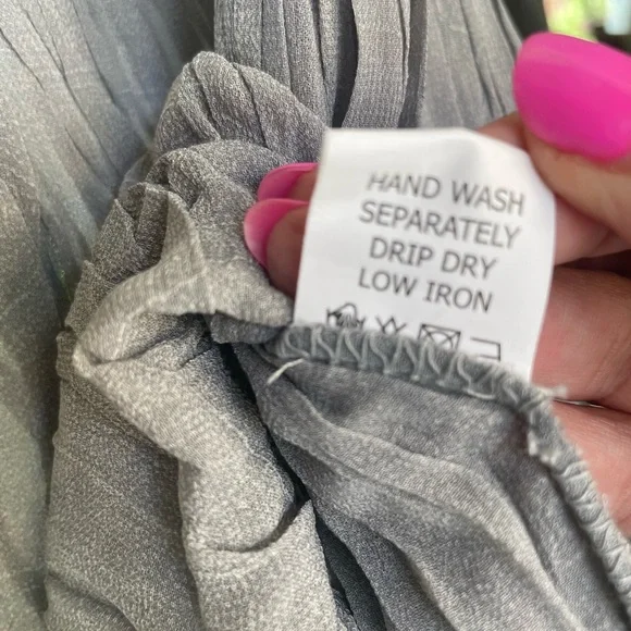 NEW Young Threads Boho Gray flowy tunic top. NWOT. Small Brand new - Picture 7 of 10